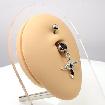 Bauchnabelpiercing m. schwarzem Stein