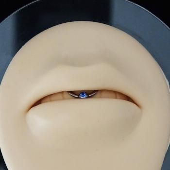 Preview: Lippenbändchen Piercing mit Kristall