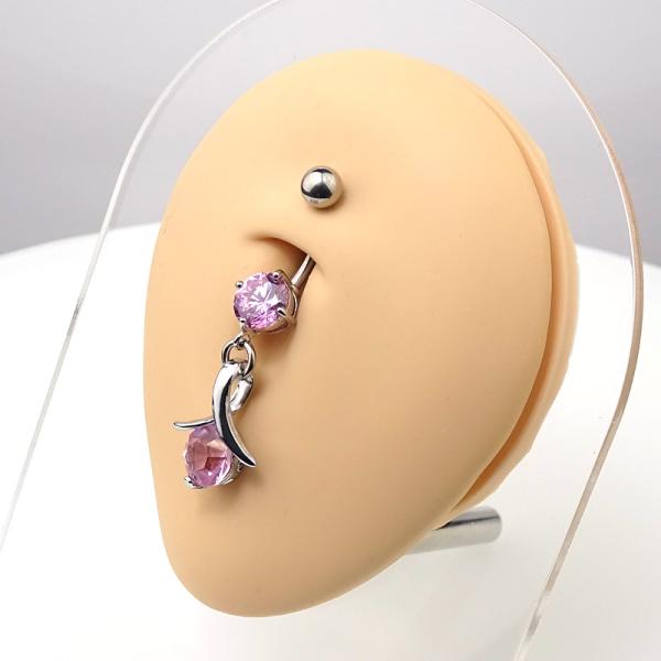 Bauchnabelpiercing mit Kristall und Anhänger